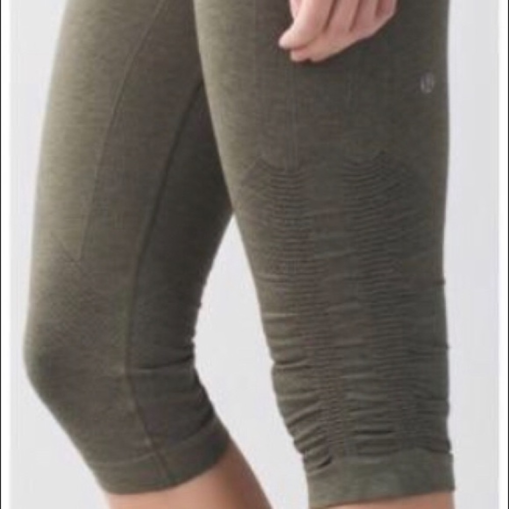 Lululemon Grey Crops